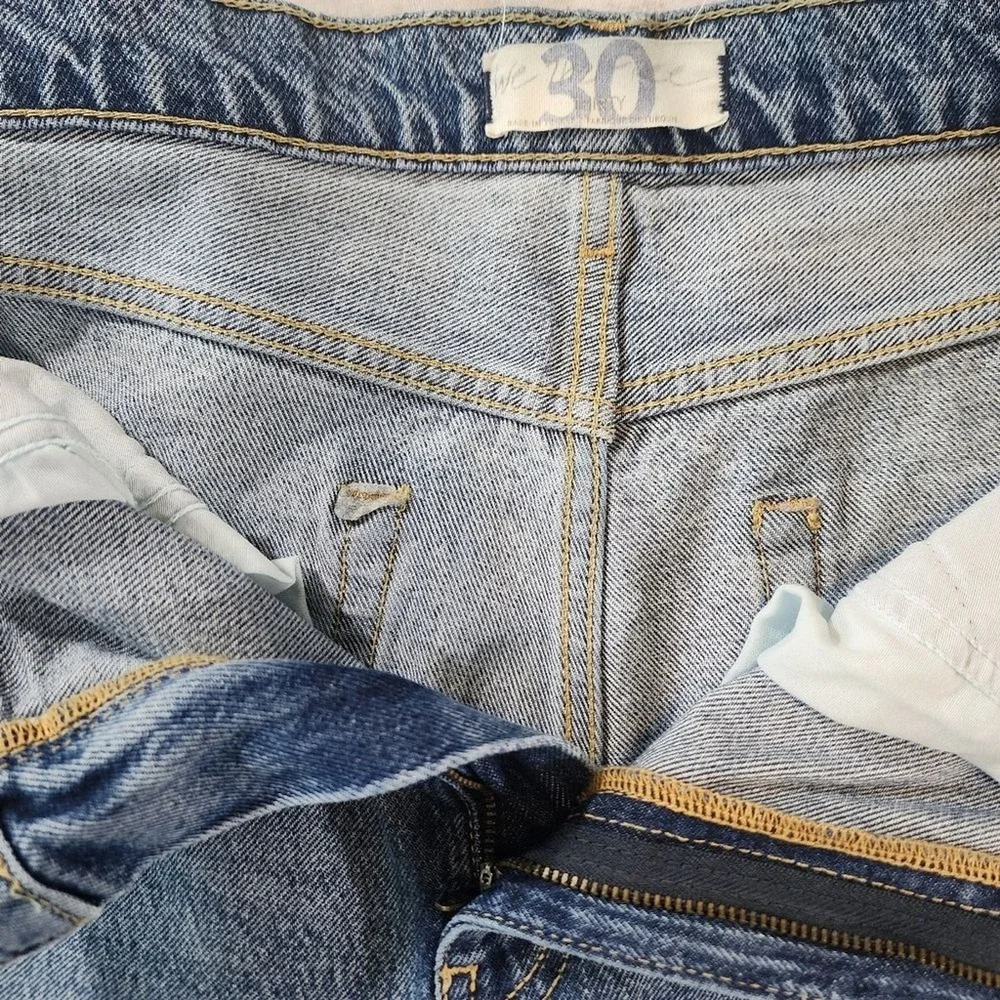Free People We The Free Lita Distressed High Rise‎ Jeans 30 Light Wash Raw Hem